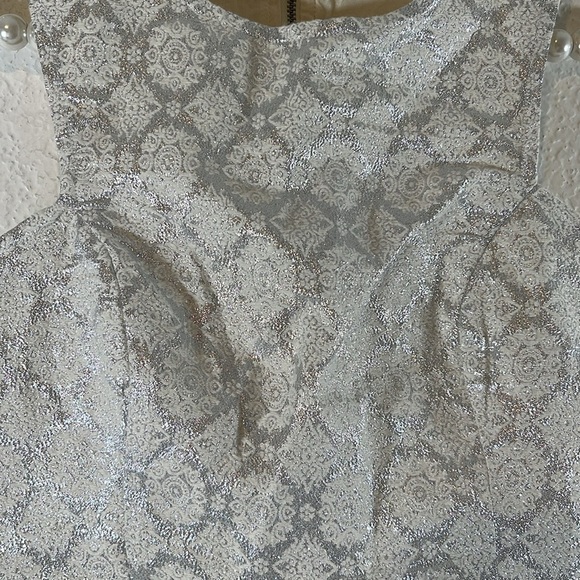 HOLLISTER White, Metallic Silver Sparkly Baroque Print Zip Sleeveless Crop Top S - Picture 2 of 6